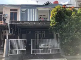 Rumah Bagus 2 Lt Cluster One Gate Tengah Kota Solo