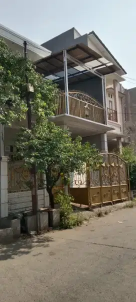 Rumah 2 lantai di kota Bekasi