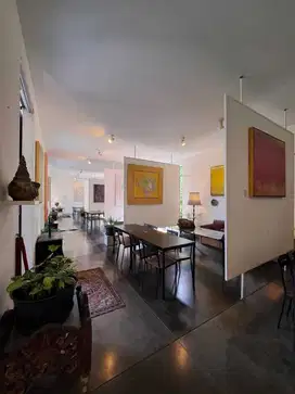 Dijual cafe dengan konsep garden dan seni full furnished