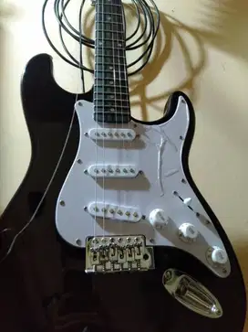 Gitar Listrik StringeR Baru 3 Bulan