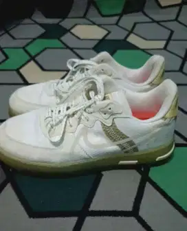 Sepatu Nike AF1 reaction