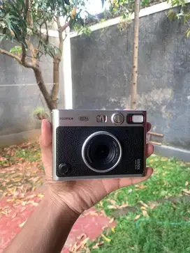FUJI FILM INSTAX MINI EVO HYBRID LIKE NEW