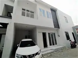 Rumah Baru 2Lt Dalam Cluster di Cirendeu, 3km an ke MRT Lebak Bulus