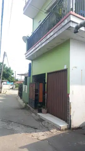 Dijual rumah  second Lb 90m²(370jt)aks mobil Jatijajar Cimanggis Depok