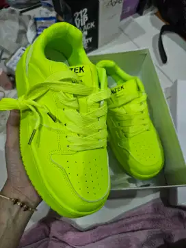 SEPATU CINA STABILO