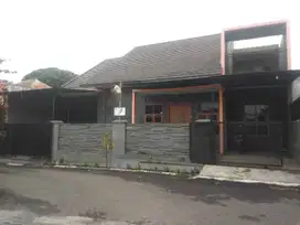 Rumah Komp PPTM Cibabat Lok Strategis Taman Luas Pusat Kota Cimahi