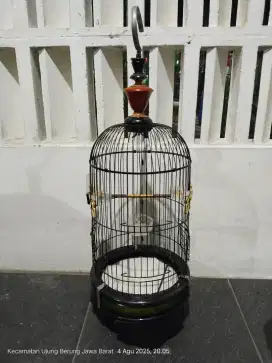 Sangkar besi burung kecil