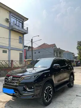 Mobil Toyota Fortuner 2021