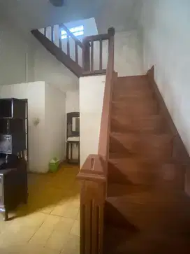 Rumah Tinggal dan Usaha Lokasi Jln. Prapanca Prajurit Kulon Mojokerto