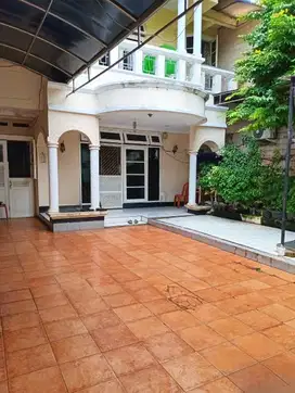 Rumah Camar Indah PIK 2,5Lt Luas 270m2 10x27 4+1KT SHM Siap Huni