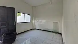 RUMAH PINGGIR JALAN DI PULO ASEM JAKARTA SIAP USAHA & SIAP HUNI