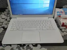 Asus X402Y // Amd E2 Ram 4Gb SSD 120Gb ~ Siap Pakai