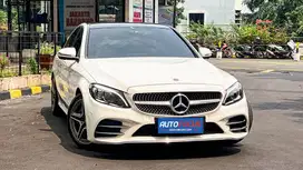 Mercedes benz Mercy C300 C 300 W205 Facelift AMG Line 2019 Putih