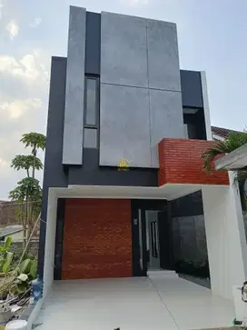 Dijual rumah 2 lantai di Antapani Bandung