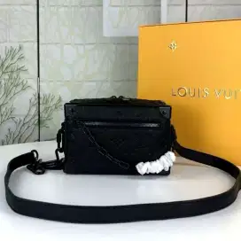 Tas selempang LV