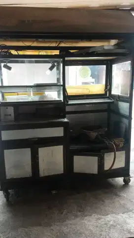 Di jual roda beserta perlengkapan + freezer chicken