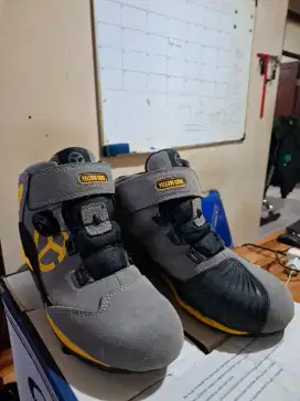 Sepatu yellow corn