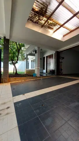 RUMAH LUAS NYAMAN  SIAP HUNI DALAM KOMPLEK STRATEGIS DI JAGAKARSA