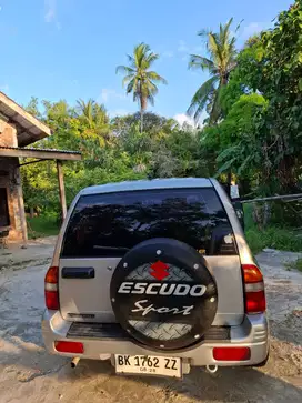 Mobil Escudo 1.600 cc Injeksi