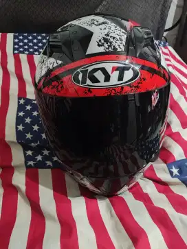 Helm KYT tipe R-10