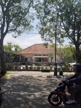 Dijual Rumah Heritage Tanah Luas Di Mainroad Riau Kota Bandung