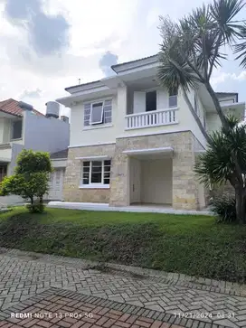Disewakan Rumah Vila Bukit Golf Citraland Suasana Vila Surabaya Barat