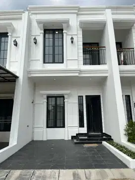 Rumah 2 Lantai konsep Mediterania Klasik di Depok
