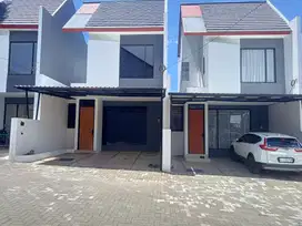 Rumah 2 lantai ciwaruga Akses pintu tol Pasteur dan pusat kota Bandung