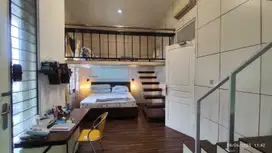 Rumah Modern siap Huni 2,5 lantai Dengan Private Pool Cipinang