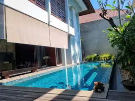 JUAL RUMAH KONSEP VILLA MEWAH ADA PRIVATE POOL PAKUWON CITY
