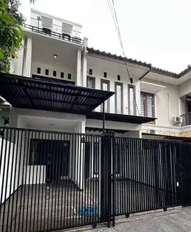 Dijual rumah semi furnished di Pondok Kelapa, Kav Marinir, Jaktim