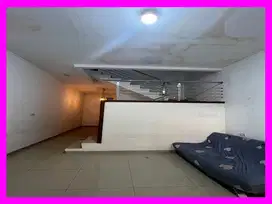 Dhyana Disewa rumah ukuran 3.7x15m di Jelambar