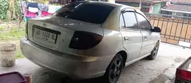 Kia Rio 2004 Bensin