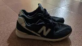 Sepatu NB second