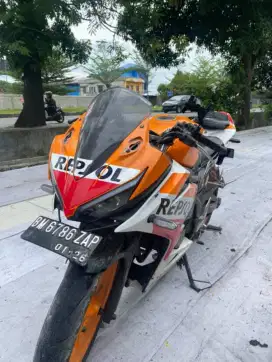 Honda cbr150r 2019