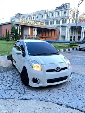 yaris 2013 e m/t