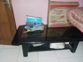 Meja Panjang Kaca-Kayu