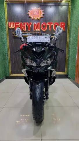 UD ENY MOTOR - Kawasaki ZX 25R thn 2023 mulus
