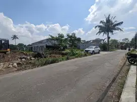 Tanah Jogja Dalam Ringroad Akses Jalan Truk Papasan Banyuraden Sleman