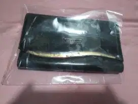 Dompet wanita merk carles dan  keith
