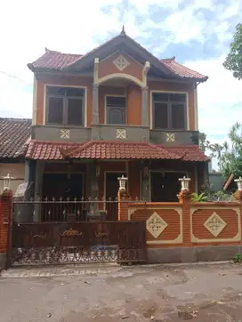 DIJUAL RUMAH LANTAI 2 LOKASI JALAN TUKAD BALIAN RENON