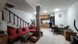 Rumah 3 Lantai Lokasi Strategis Di Gunung Sahari S8455