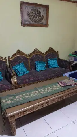 Sofa Antik Hadiah Bung Karno – Set Mewah bersejarah nilai history
