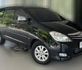 Toyota Innova V Diesel matic 2011