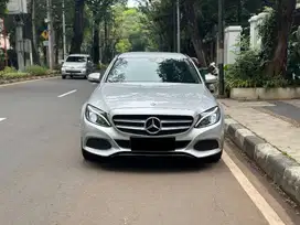MERCEDES BENZ C200 2017