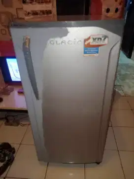 kulkas 1 pintu merk toshiba glacio