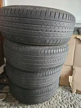 Jual Murah Ban second Bridgestone Dueler H/L
235 60 R18
