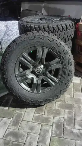 Velg Original Hilux 2022 R.17