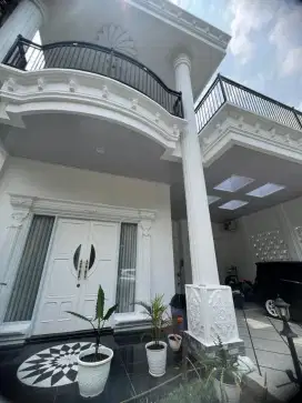BU Rumah Type Classic, 3 Lantai + Kolam Renang