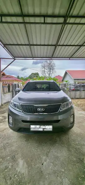 Mobil KIA Sorento AT 2.4 Bensin 2014 (Dijual NEGO)